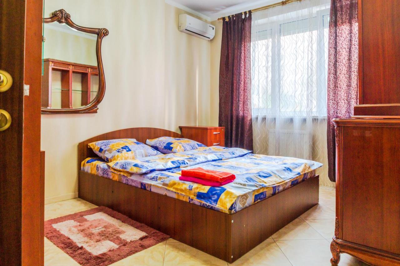 Квартиры По Улице Феодосийская, 1-А Kiew Exterior foto