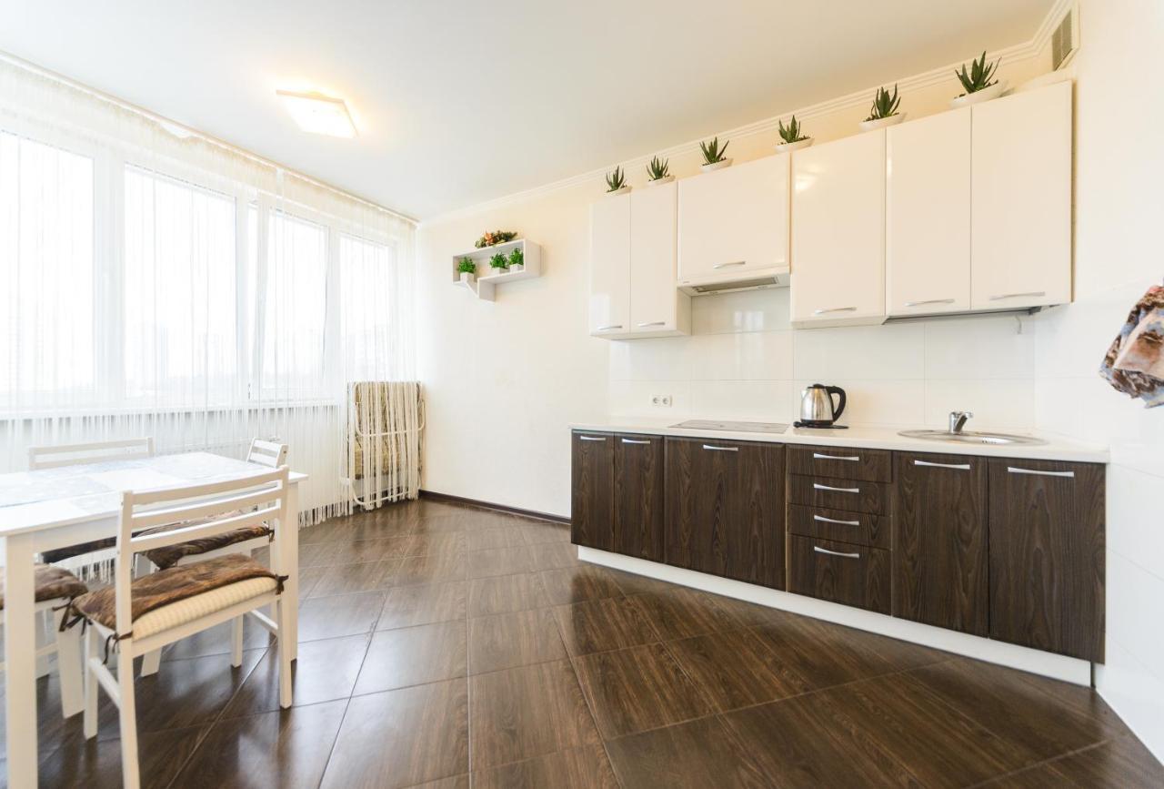 Квартиры По Улице Феодосийская, 1-А Kiew Exterior foto